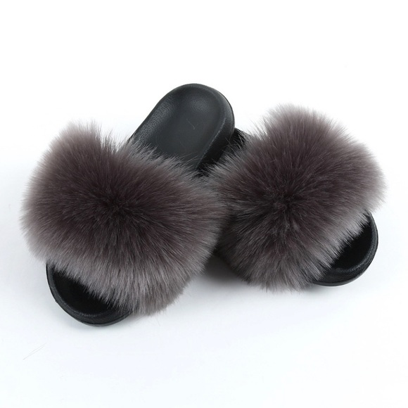 Faux Fur Fluffy Slides ✨ - Picture 3 of 3